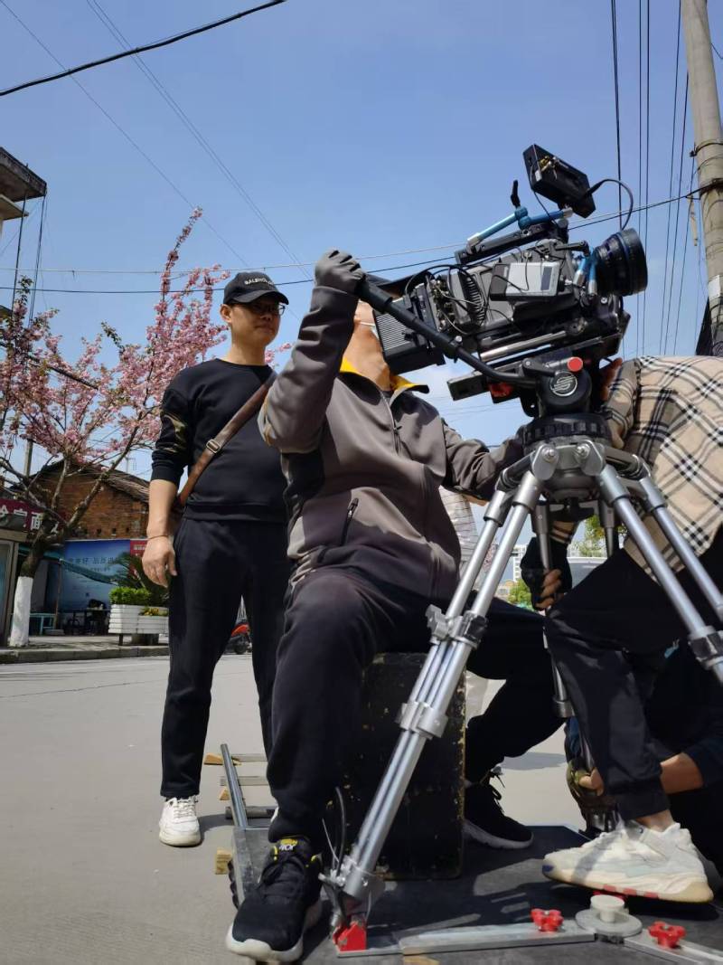 柳江县广告片拍摄：快消品牌爆款之选，网感内容适配社媒传播！